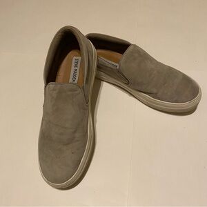 🍁Starve Madden gray suede shoes size 8M